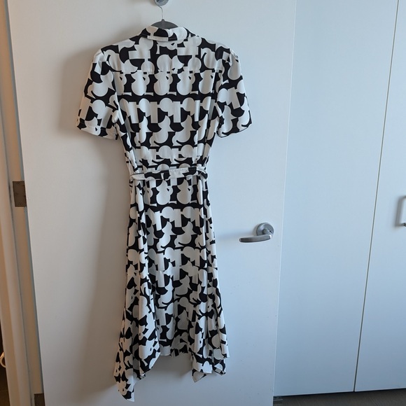 KARL LAGERFELD Print Asymmetric Hem Midi Dress NWOT - Picture 3 of 4